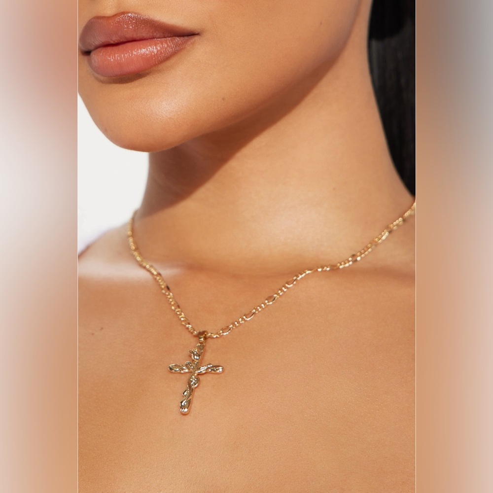 Fashion Nova Gold Cross Pendant Necklace – Healing Wounds Crystal Detail Chain‎